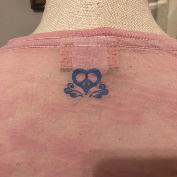 Peace Love Mom t-shirt - Picture 4 of 4